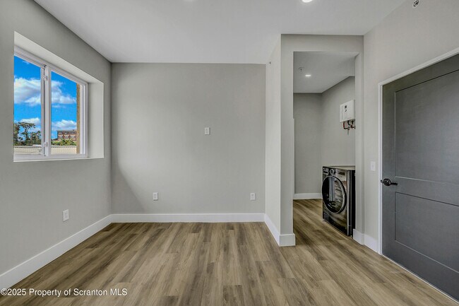 Foto del edificio - 215 Hickory St