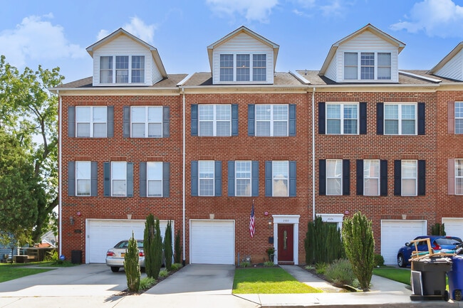 Building Photo - 2022 N Culpeper St
