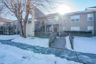 Building Photo - 558 London Ct