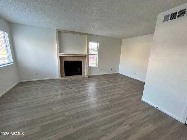 Building Photo - 2040 S Longmore