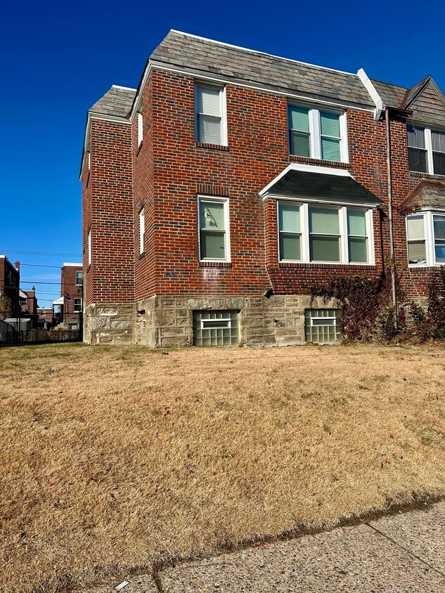 Foto principal - 1321 E Johnson St