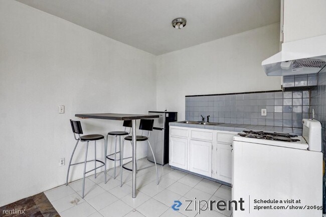 Foto del edificio - Studio, 1 bath House - 384 E Floral Dr, Mo...