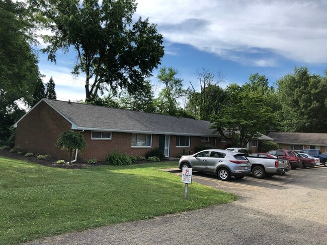 Building Photo - 1668 Rosemont Rd SW
