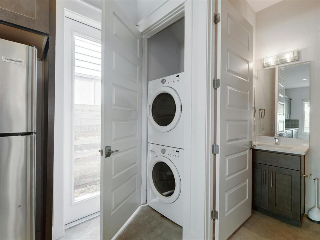 Foto principal - 2924 E 14th St