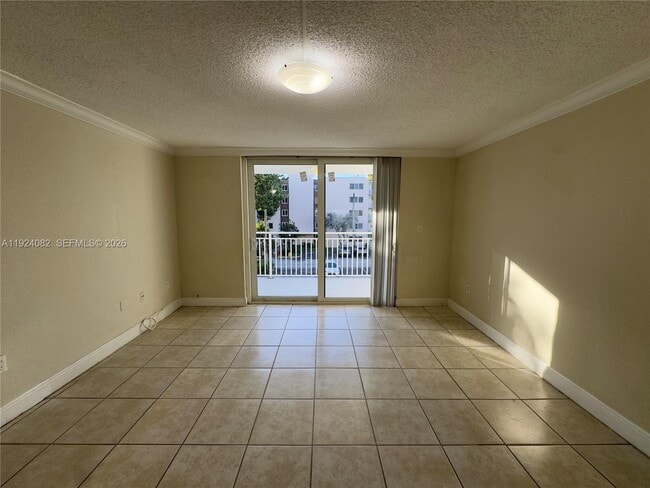 Building Photo - 6930 Miami Gardens Dr