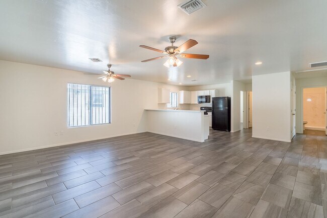 Foto del edificio - 808 E 6th St