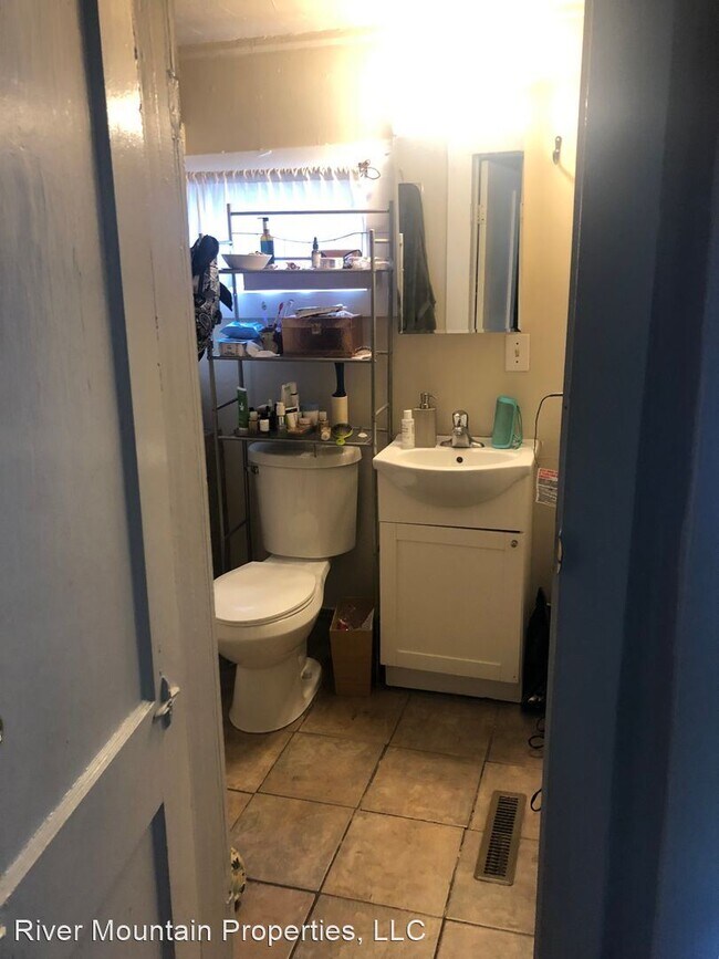 Building Photo - 2 br, 1 bath House - 305 Jackson Street