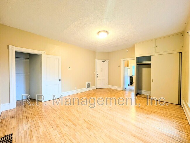 Foto del edificio - 2048 Carroll Ave
