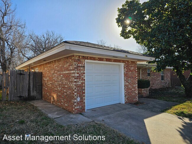 Building Photo - 3 br, 1 bath House - 319 Barbour Avenue
