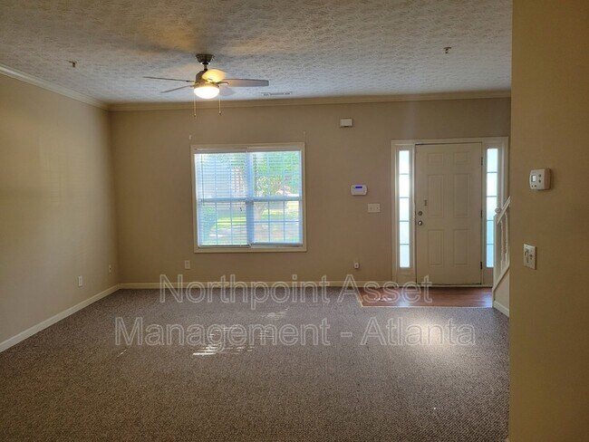 Building Photo - 6016 Leeshire Trace