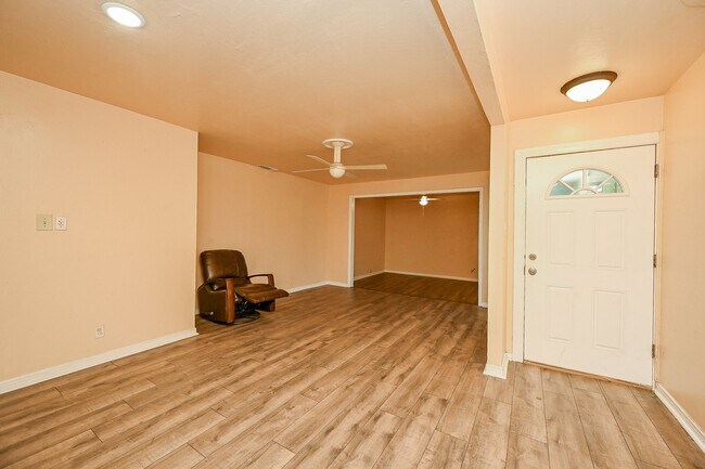 Foto del edificio - 10302 Woodwind Dr