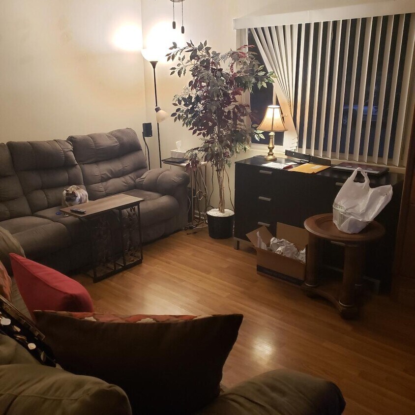 Foto del edificio - 843 Davenport Ave