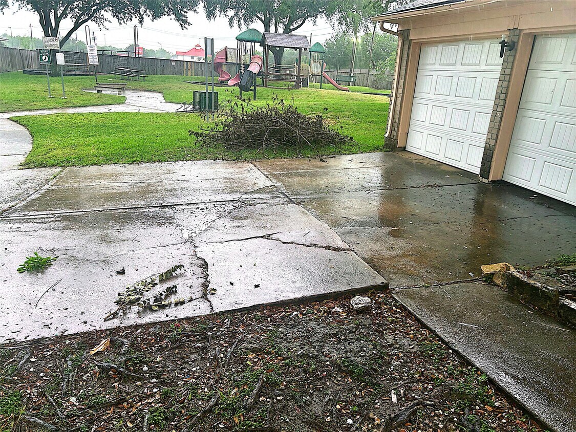 Building Photo - 12134 Pecan Meadow Dr