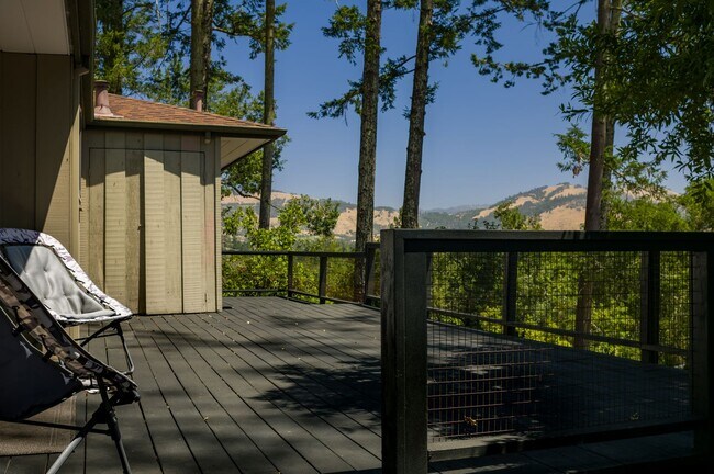 Building Photo - Breathtaking Views in Montecito Heights!