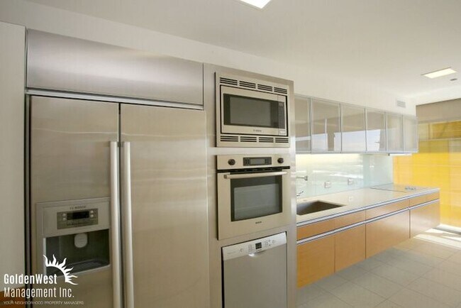 Foto del edificio - State of the Art Studio at Veer Towers in City Center!