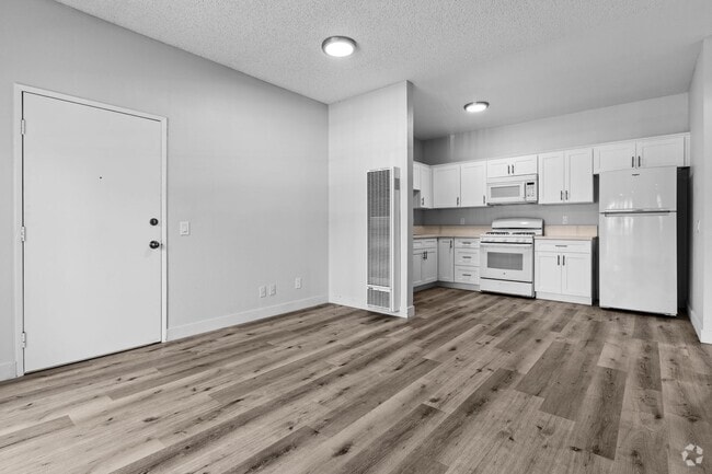 Building Photo - 1128 Stanley Ave