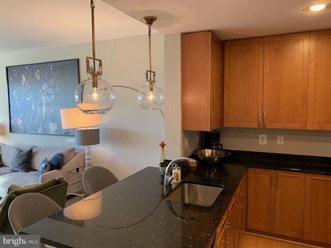Foto del edificio - 4101 Albemarle St NW