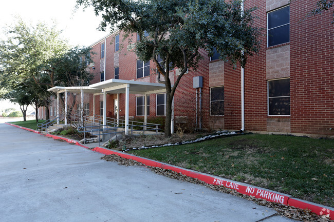 Building Photo - Plano Community Homes West