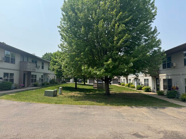 Foto del edificio - Countryside Apartments