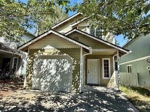Building Photo - 88 NW Lopez Ln