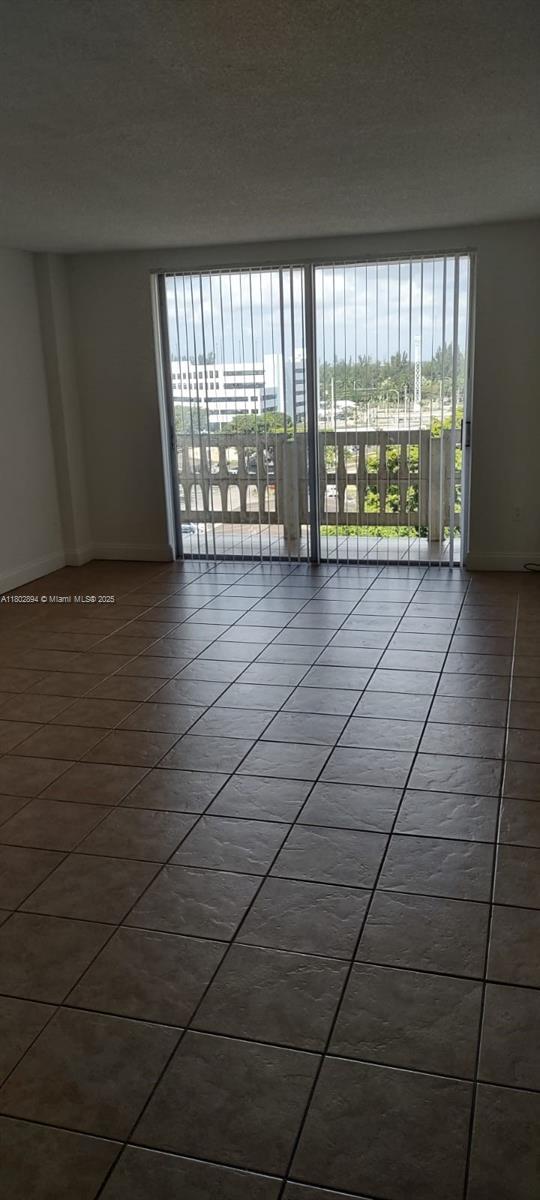 Foto del edificio - 15600 NW 7th Ave