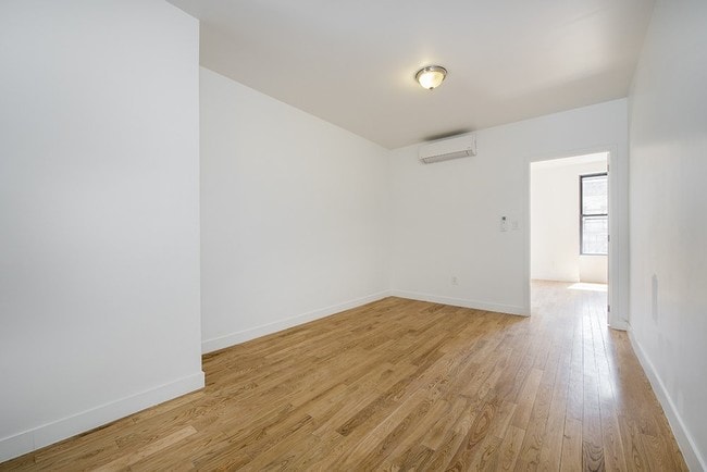 Building Photo - 226 7th Ave