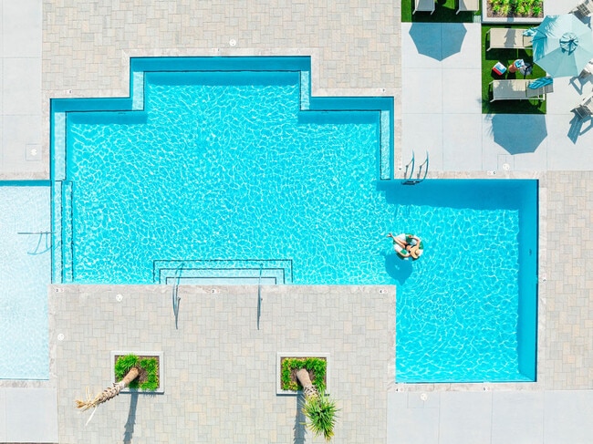 Building Photo - Evolve Wildwood