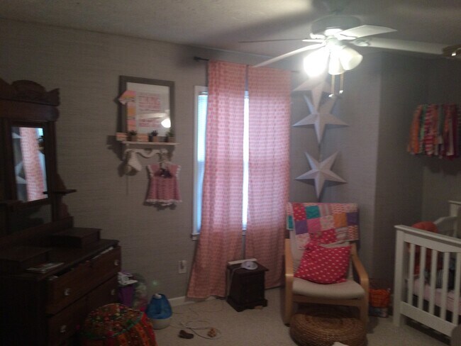 Foto del edificio - Spacious 3 Bedroom 2.5 Bath Townhome with Community Pool!!