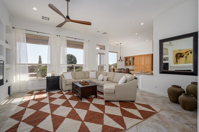 Foto del edificio - 14705 Canyoncrest Ct