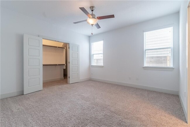 Building Photo - 1410 Casa Dr