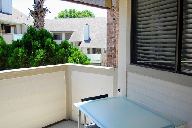Large Patio Area with Privacy/Sun Shade and Hammock Hooks - 2500 Burleson Rd