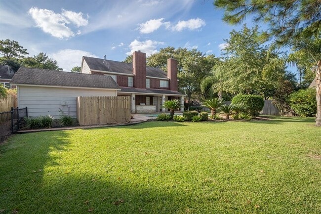 Building Photo - 30 E Shady Ln