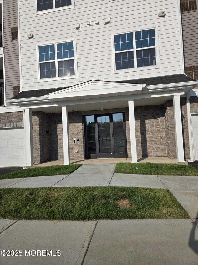 Primary Photo - 28 Radford Ct