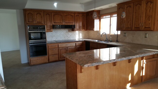 Cocina contemporánea - 414 Ruby St