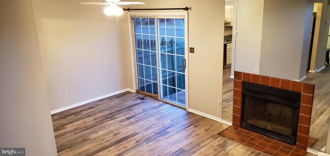 Building Photo - 610 Larch Ct