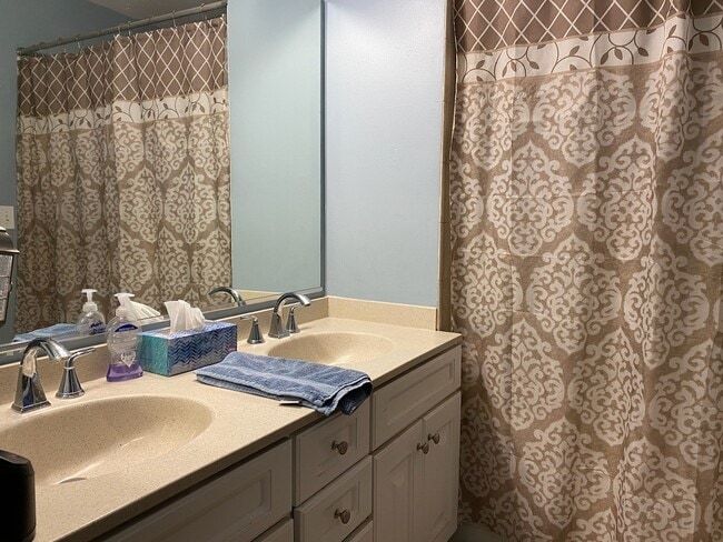 Foto del edificio - 5472 Wildspring Dr