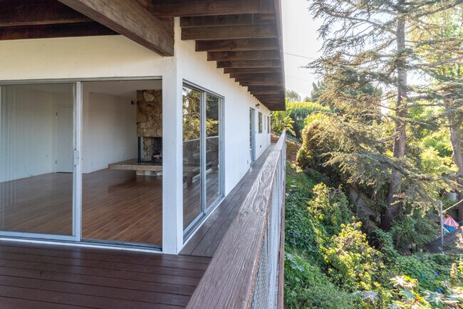 Building Photo - 1507 Silverwood Terrace