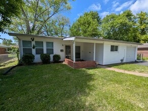 Building Photo - 6811 Woodhurst Dr
