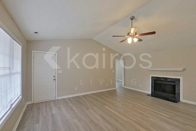 Building Photo - 150 Chapel Hill Dr