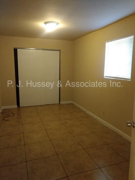 Building Photo - 3402 E Willetta St Unit 3410