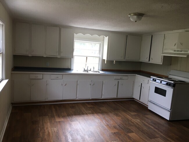 Building Photo - 2339 Heyward Brockington Rd