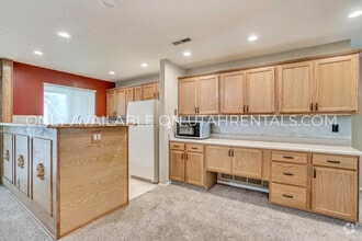 Building Photo - 7755 S Briarsprings Dr