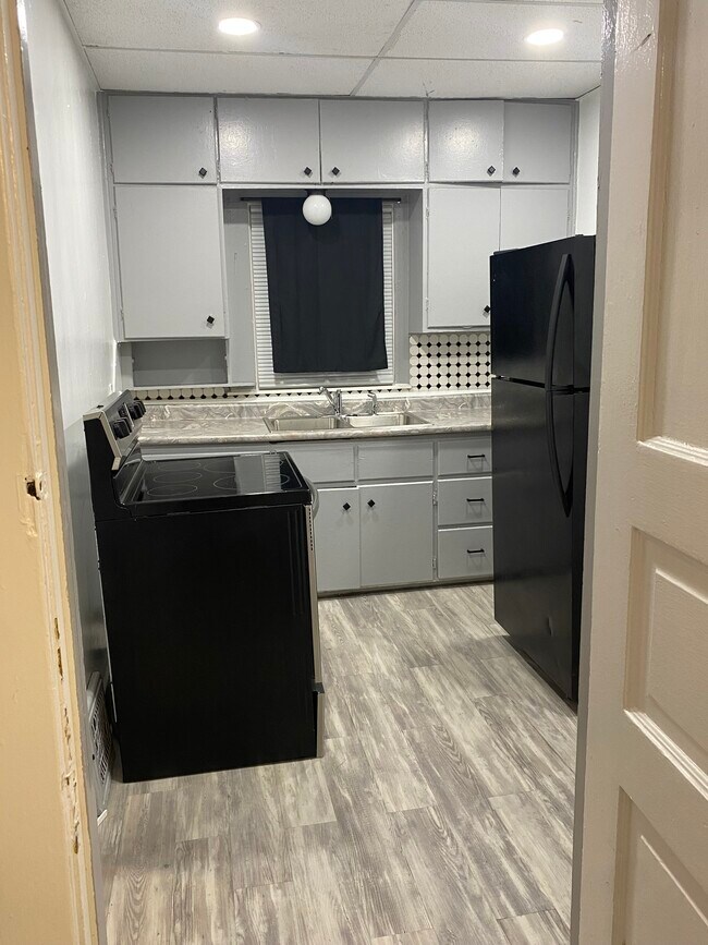 Building Photo - 21 Bellevue St