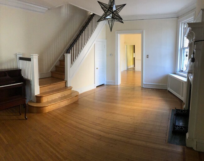 Building Photo - 4215 Osage Ave