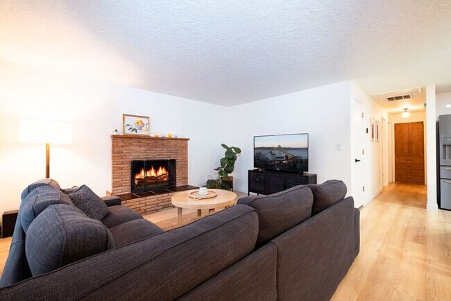 Foto del edificio - Great Location near George Fox University ...