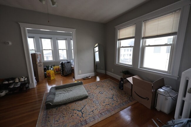 Building Photo - 12 2nd St