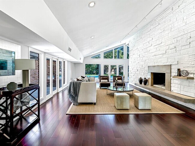 Building Photo - 11214 Montebello Ct