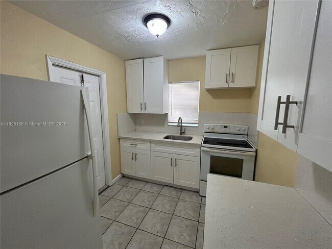 Foto del edificio - 5600 NW 15th St