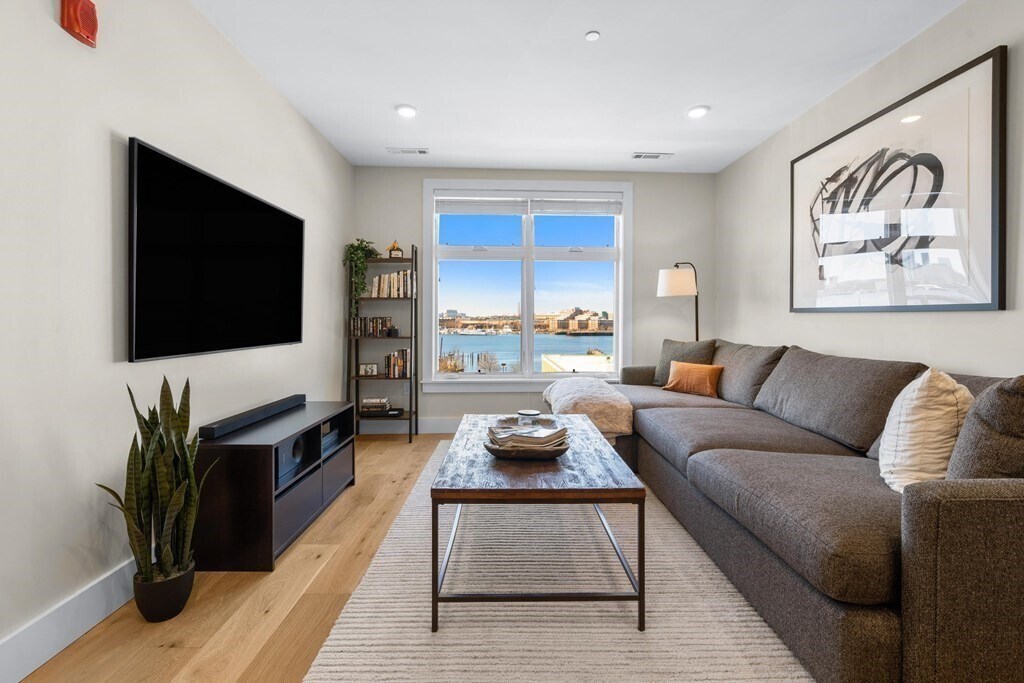 Foto principal - 250 Meridian St