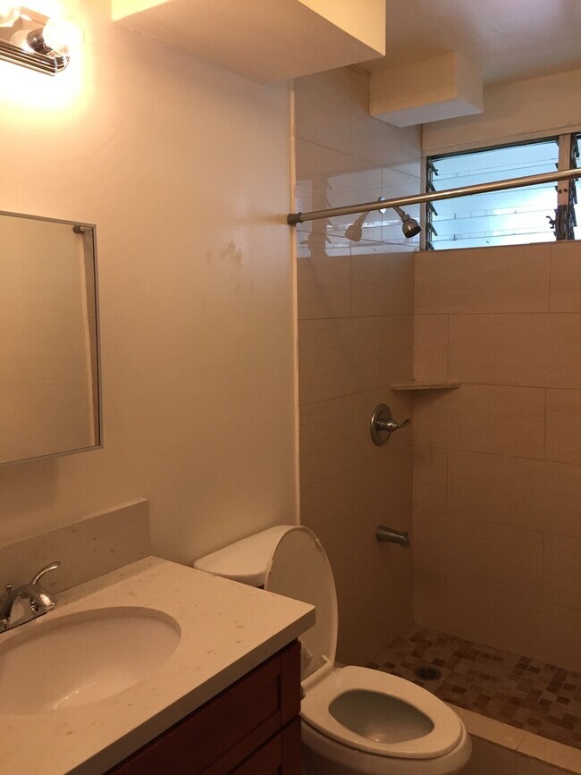 Foto del edificio - 1 Bed, 1 Bath Apartment for rent in Waikiki